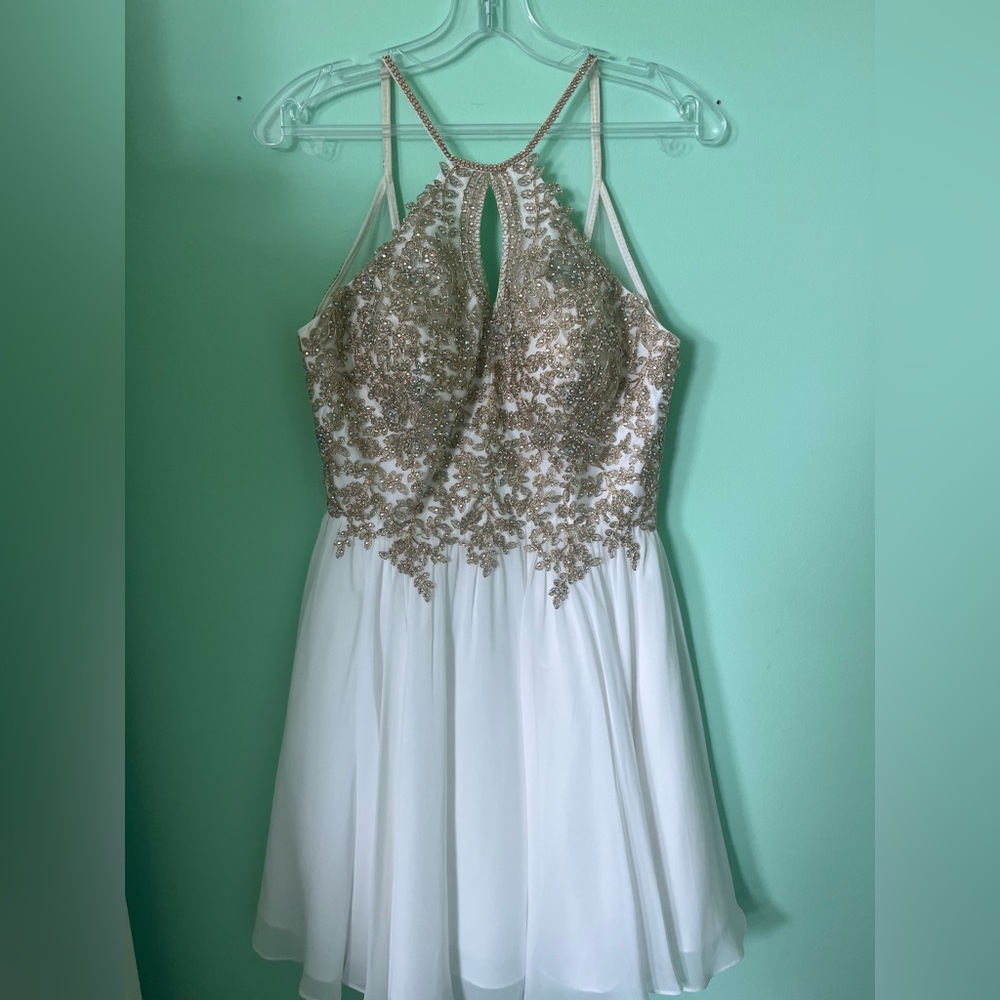 Dress - Picture 5 of 5